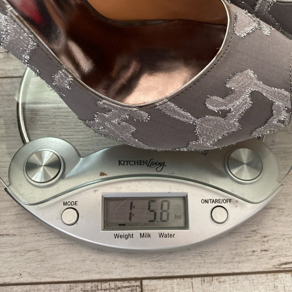 Badgley Mischka stiletto heels silver textile metallic5” Event Wedding peep toe - Picture 12 of 12